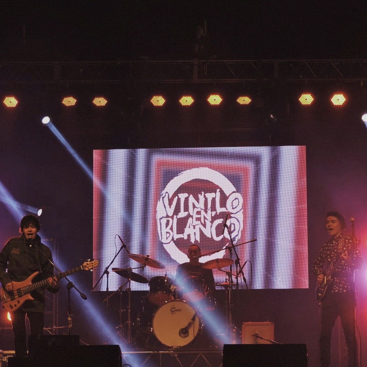 Vinilo en Blanco en vivo en la Vendimia